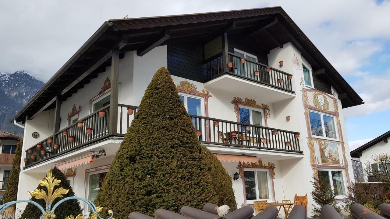 Am Frassl'S Biche Apartment การ์มิช-พาร์เทนเคียร์เชน ภายนอก รูปภาพ